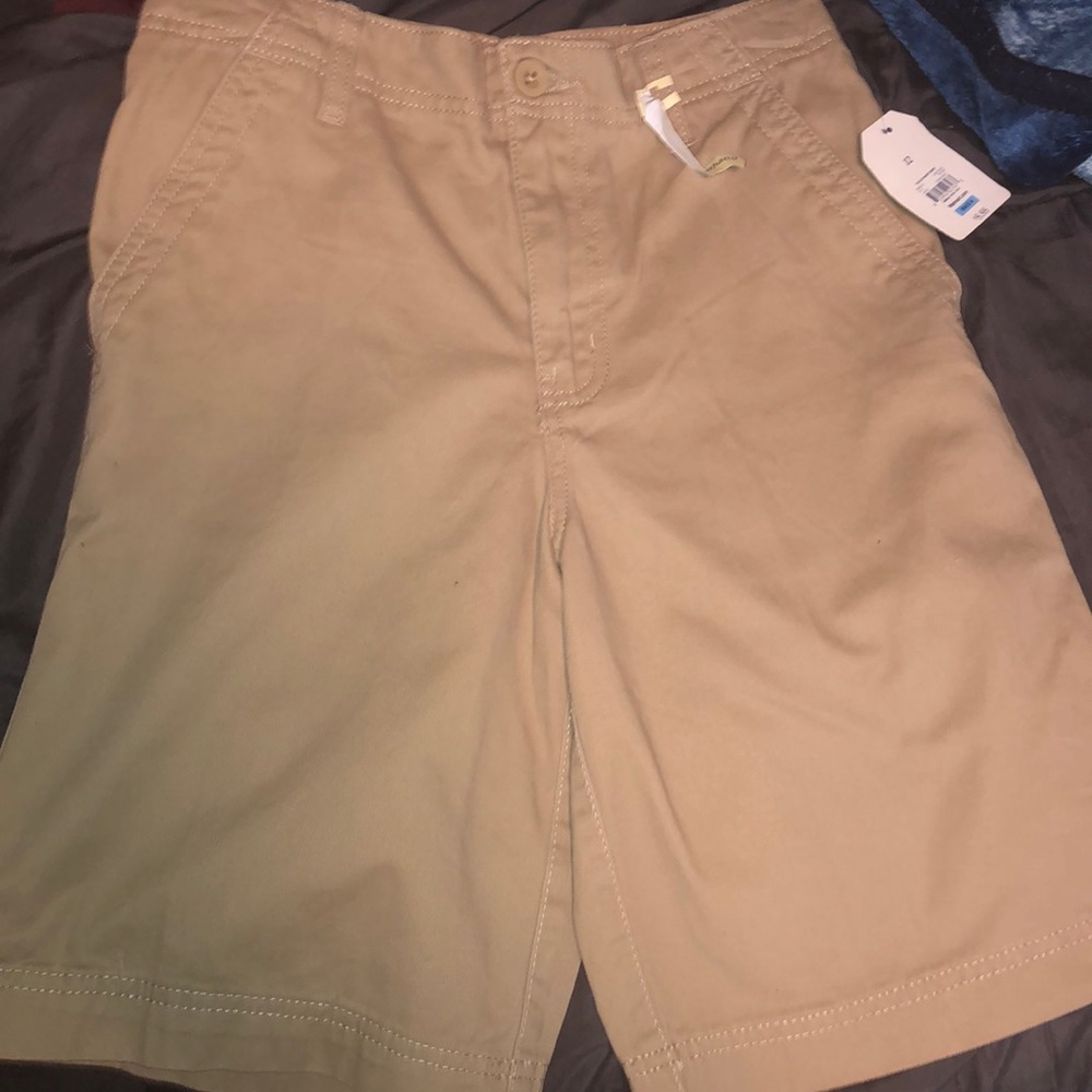 Kaki shorts